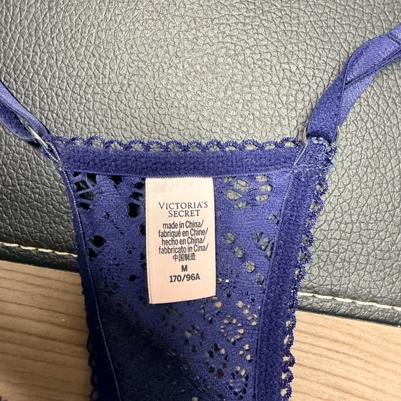 VS Navy Floral Lace Bodysuit - M - Picture 3 of 6